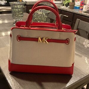 MK canvas red classic handbag - Gorgeous - very rare NWTO!!!❤️❤️❤️